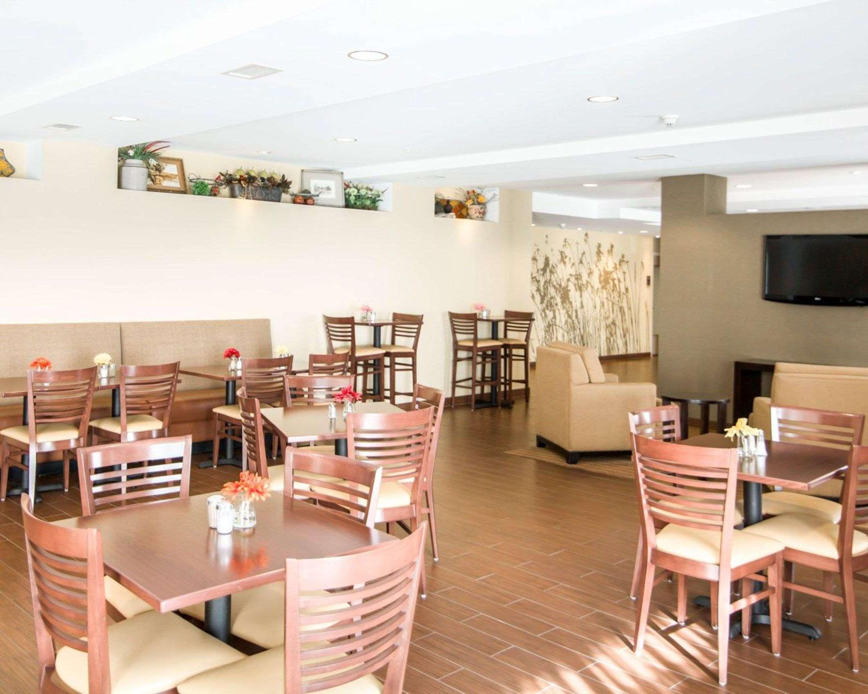 Sleep Inn & Suites Norton Екстериор снимка